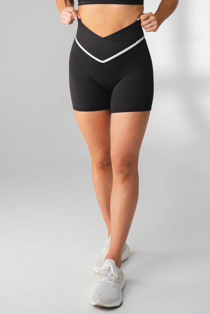 Midnight Contrast Vitality Daydream V Volley Short | WLZGRB173