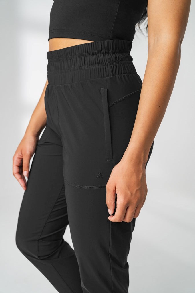 Midnight Vitality The Women's Swift Jogger | BCSXEN548